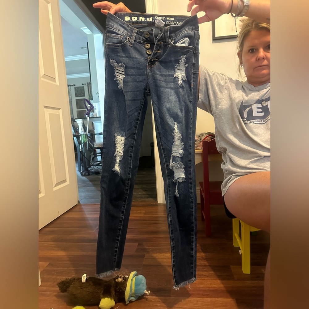 size 00 ripped jeans
